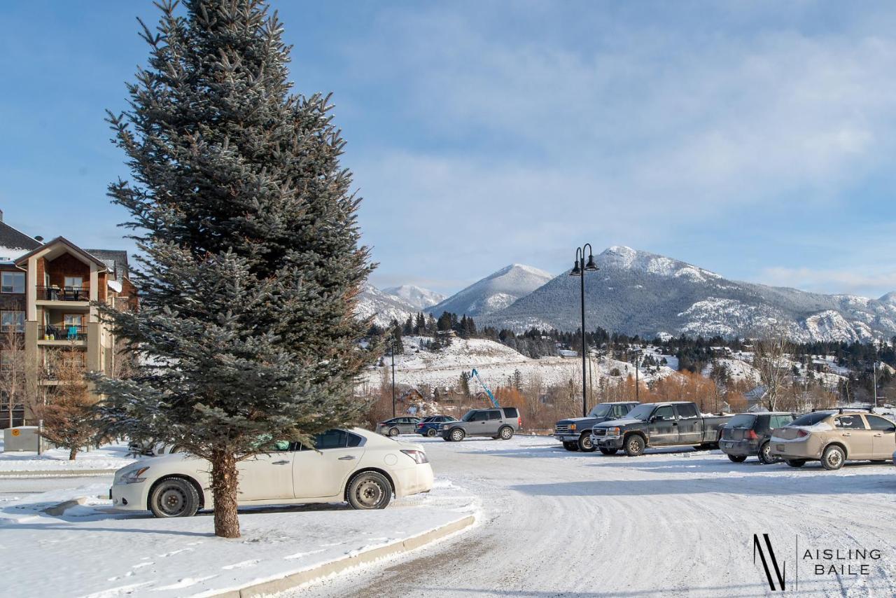 Rustic Modern 2 Bed 2 Bath With Lakeview Pool And Hot Tub Invermere Bagian luar foto