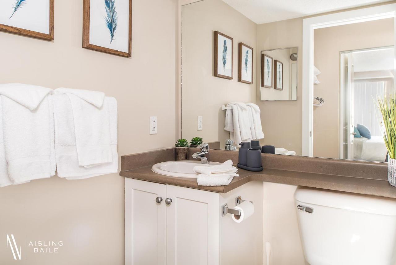 Rustic Modern 2 Bed 2 Bath With Lakeview Pool And Hot Tub Invermere Bagian luar foto